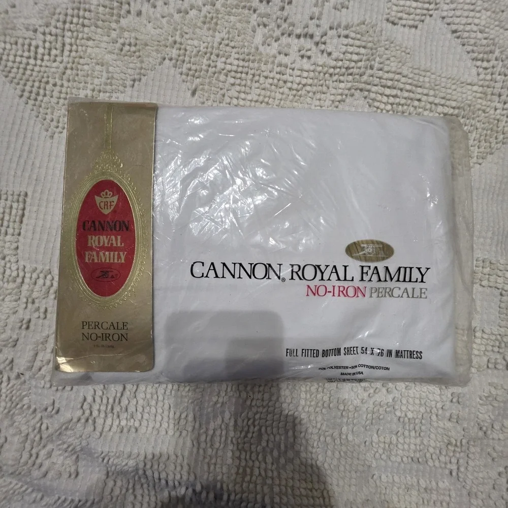 Cannon Royal Family - Full Fitted Sheet - No-Iron Percale - The Stay Fresh Sheet
